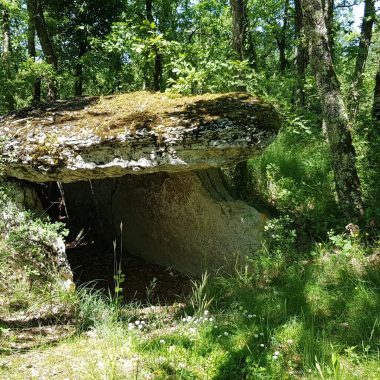 Une idée en Midi-Quercy : la tombe du géant